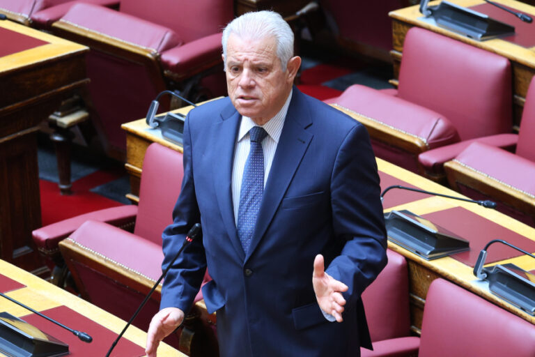 Βλάχος στη Βουλή: «Είμαστε εκτός πραγματικότητας» – Τι ζήτησε για τους δανειολήπτες