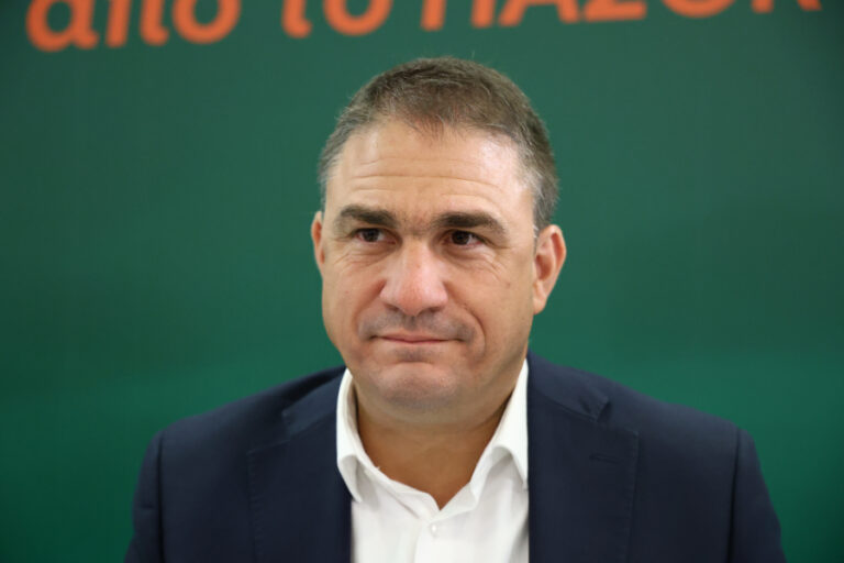Τσουκαλάς σε Παύλο Μαρινάκη: «Σταματήστε να περιφέρετε την αναξιοπιστία σας και την αλαζονεία της κυβέρνησης»