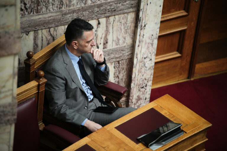 Τέλος με απειλές ο Μπεκίρης από το γραφείο Μητσοτάκη στη Βουλή: «Θα τα πούμε στα δικαστήρια» – Λέξη για την ταμπακιέρα